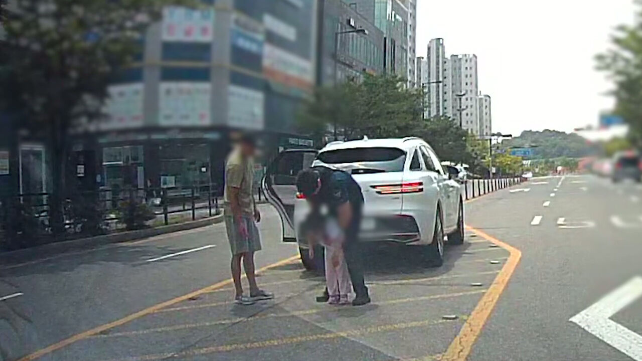 "목에 사탕이!"…경찰, 3분 만에 5세 아이 살렸다