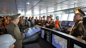 김정은, 5천톤급 신형 구축함 최현호 참관…"광활한 대양에서 해군력 행사"