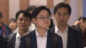 '방미 귀국' 산업장관 "한미 관세협상 이견 좁히는 중"
