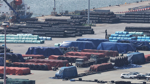 경기 평택항에 쌓여 있는 철강 제품 (사진=연합뉴스)