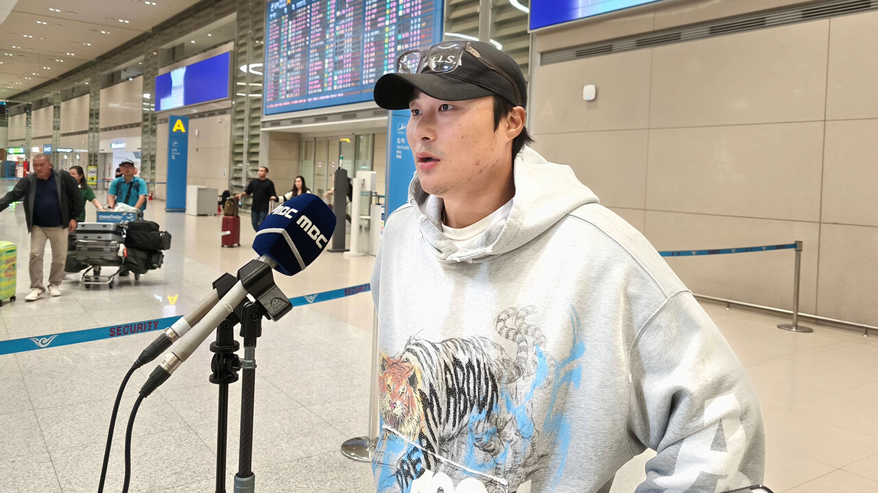 귀국한 김하성 "어깨 상태 거의 100%…WBC 준비 최선"