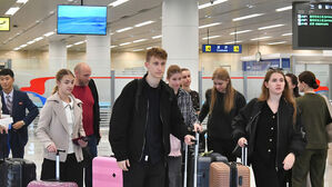 김정은, 방북 러시아 예술단 공연 관람&hellip;최선희&middot;김여정 동행