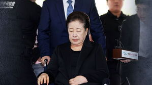 한학자 구속기소…"김건희에 명품 선물, 권성동에 1억"