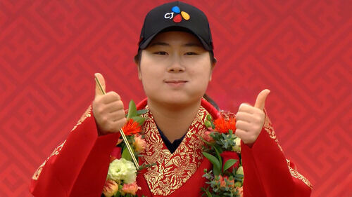 먹방 세리머니…홍정민 다승·상금 1위