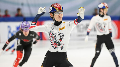 쇼트트랙 월드투어 1차 대회 남자 계주 금…임종언 2관왕