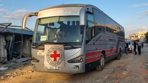 하마스, 생존 인질 20명 석방 시작&hellip;납치 2년 만에 이스라엘로