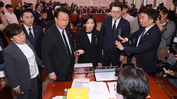 국감 이틀째…전산망 먹통·이진숙 체포 등 격돌 전망