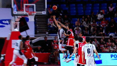 프로농구 KCC, SK 꺾고 '공동 선두'…'승부 쐐기' 허웅 활약