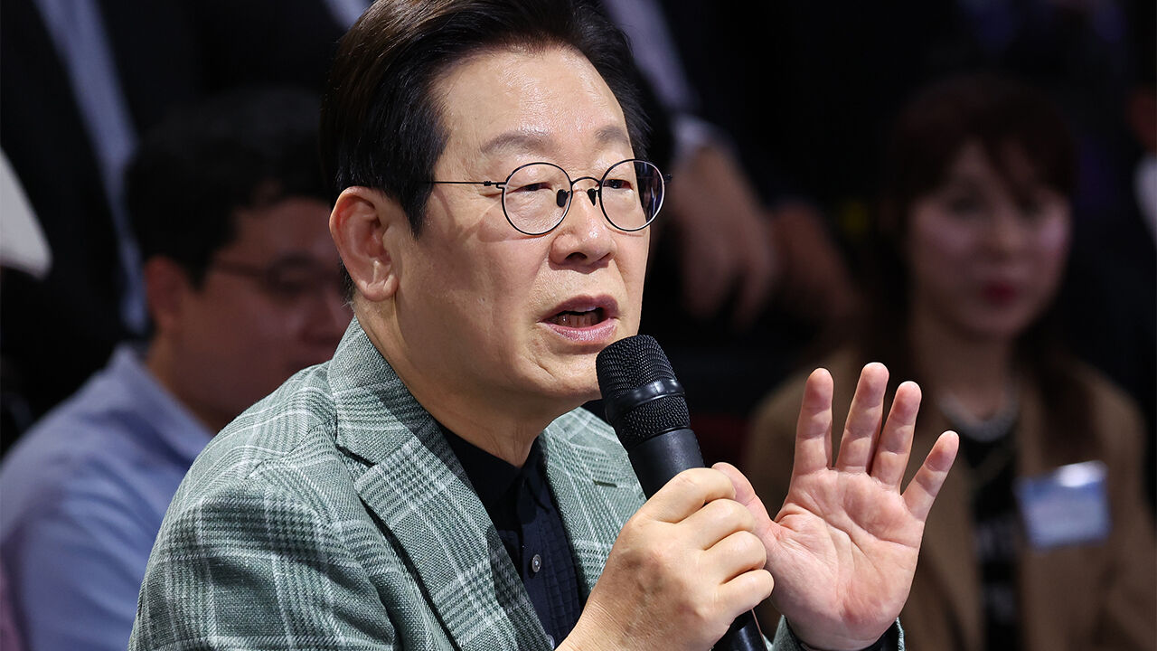 이 대통령 "한 번 빚지면 평생 쫓아와…신속 탕감해야 새싹 돋아"