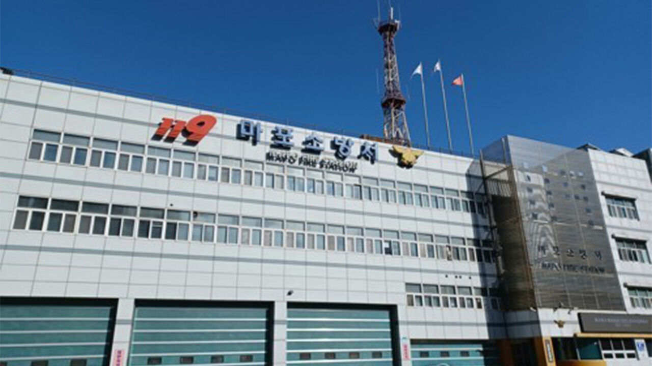 홍익대 인근 다세대주택에 불…연기 마신 4명 병원 이송