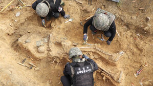 군, DMZ 백마고지서 6&middot;25 전사자 유해발굴 3년 만에 재개