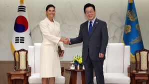 이 대통령, 스웨덴 왕세녀 접견…"아바·한강 덕에 스웨덴 각별"