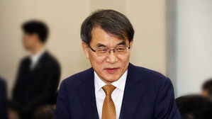 '선관위원장 이석'에 공수 바뀐 여야…'김현지 출석' 공방