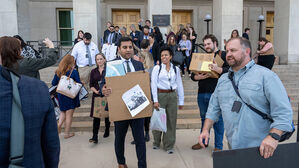미 언론, 국방부 보도 통제에 반발해 출입증 반납하고 기자실 비워