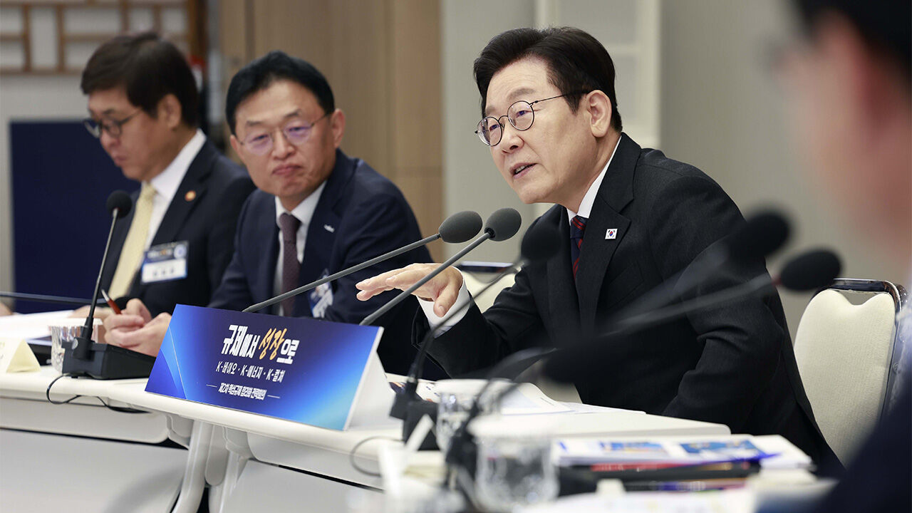 이 대통령 "경제 회복·민생 강화 위한 핵심 의제는 규제 합리화"