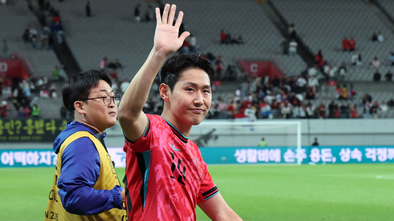 이강인, AFC 올해의 국제선수상 수상…한국 선수 3번째