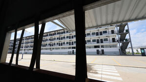 "싹 들고 떴다" 단속 후 텅텅&hellip;범죄단지 주변 돌아보니