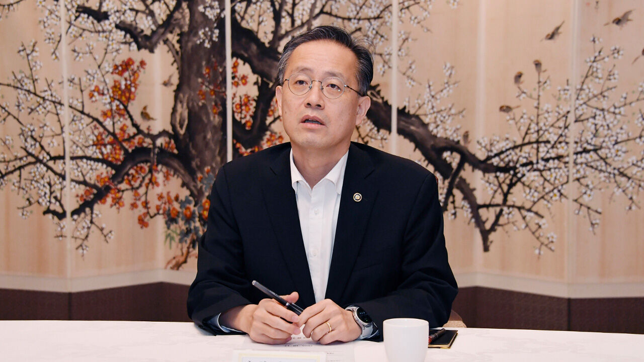 기재차관 "부동산세제 전반적 보겠다…합리적 방안 찾을 것"