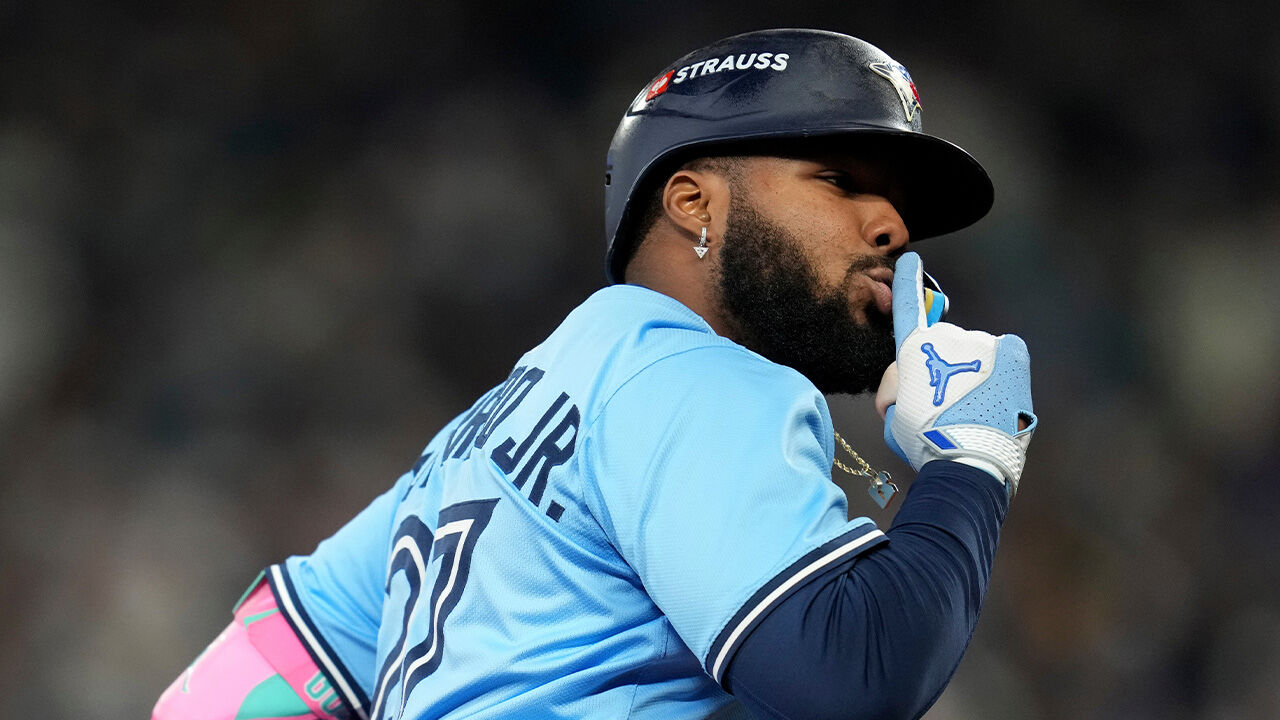 '불방망이' 토론토, 시애틀 꺾고 ALCS 2패 뒤 2연승