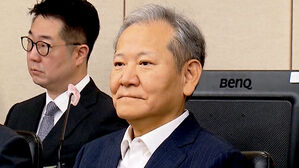 "계엄 반대했지만 막을 권한 없었다"…혐의 부인