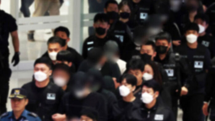 '캄보디아 구금' 64명 송환…전원 체포돼 경찰 압송