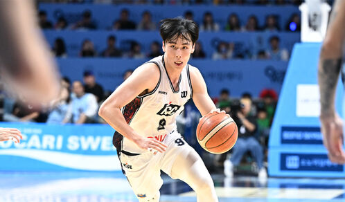 단독 선두 KCC, 소노 꺾고 4연승 질주