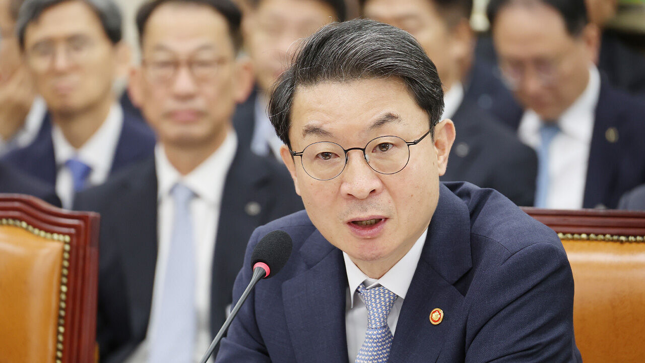 이억원 "대출 규제에 공급대책 더해 시장 안정 도모"