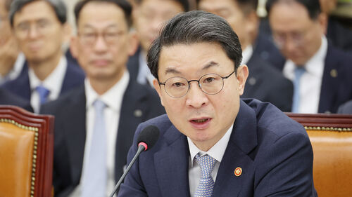 이억원 "대출 규제에 공급대책 더해 시장 안정 도모"