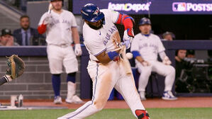 안타 만든 '부러진 방망이'…MLB 토론토 승리