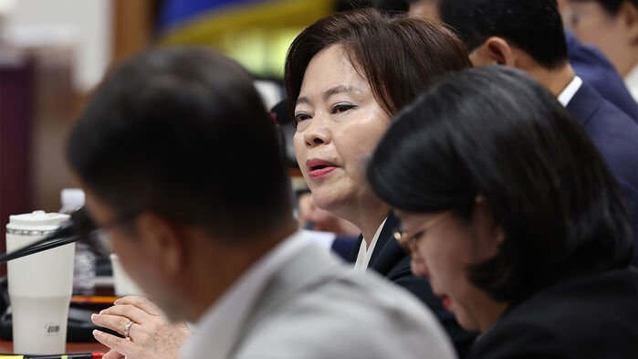 조국혁신당 정춘생 의원이 17일 서울 서대문구 경찰청에서 열린 국회 행정안전위원회 경찰청 대상 국정감사에서 질의하고 있다.