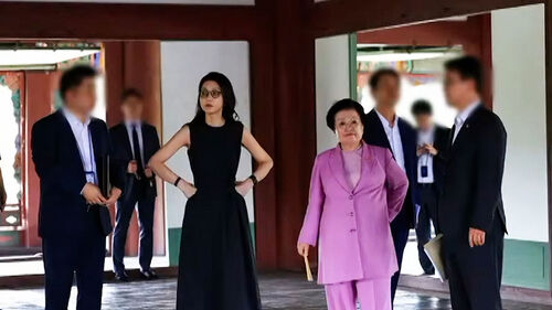"VIP" 경회루 간 김건희 사진…휴관일에 이배용과 동행