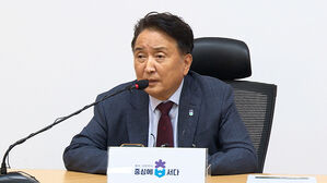 "특혜 없었다" 의혹 재차 부인&hellip;경찰 '뇌물죄'도 검토