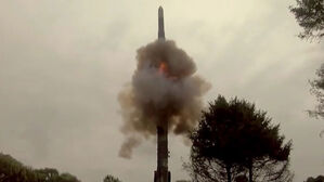 북, 5달 만에 미사일 도발…APEC 직전 무력시위