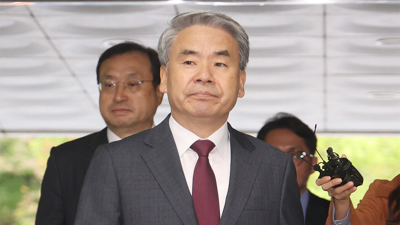 구속 심사 출석한 이종섭 전 장관 "혐의 인정하지 않는다"