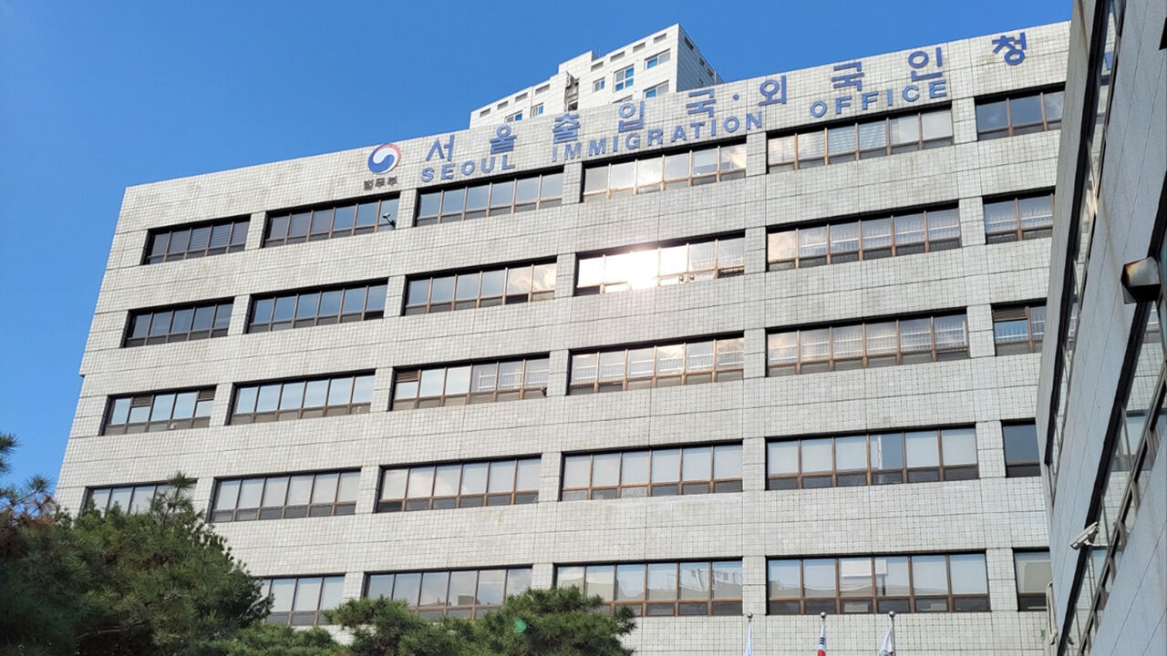 '무단이탈' 중국인 관광객 추가 검거…경복궁서 사라져 경주로 도주
