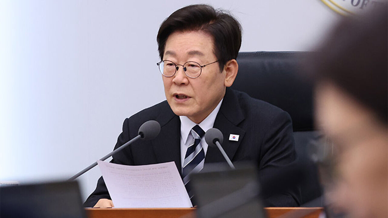 이 대통령 "일부 사정기관, 국가 질서 어지럽히고 사적 이익"