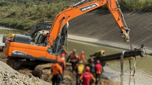창녕서 하천 배수로 공사 중 천공기 넘어져 60대 기사 숨져
