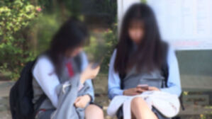 종일 스마트폰 보는 자녀…"어쩌지" 부모는 스트레스