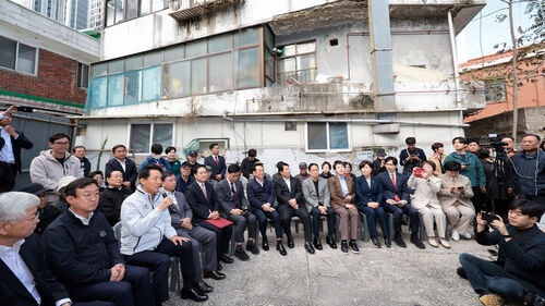 국민의힘, 재개발 현장서 부동산 민심 공략…"10·15 대책 철회하라"