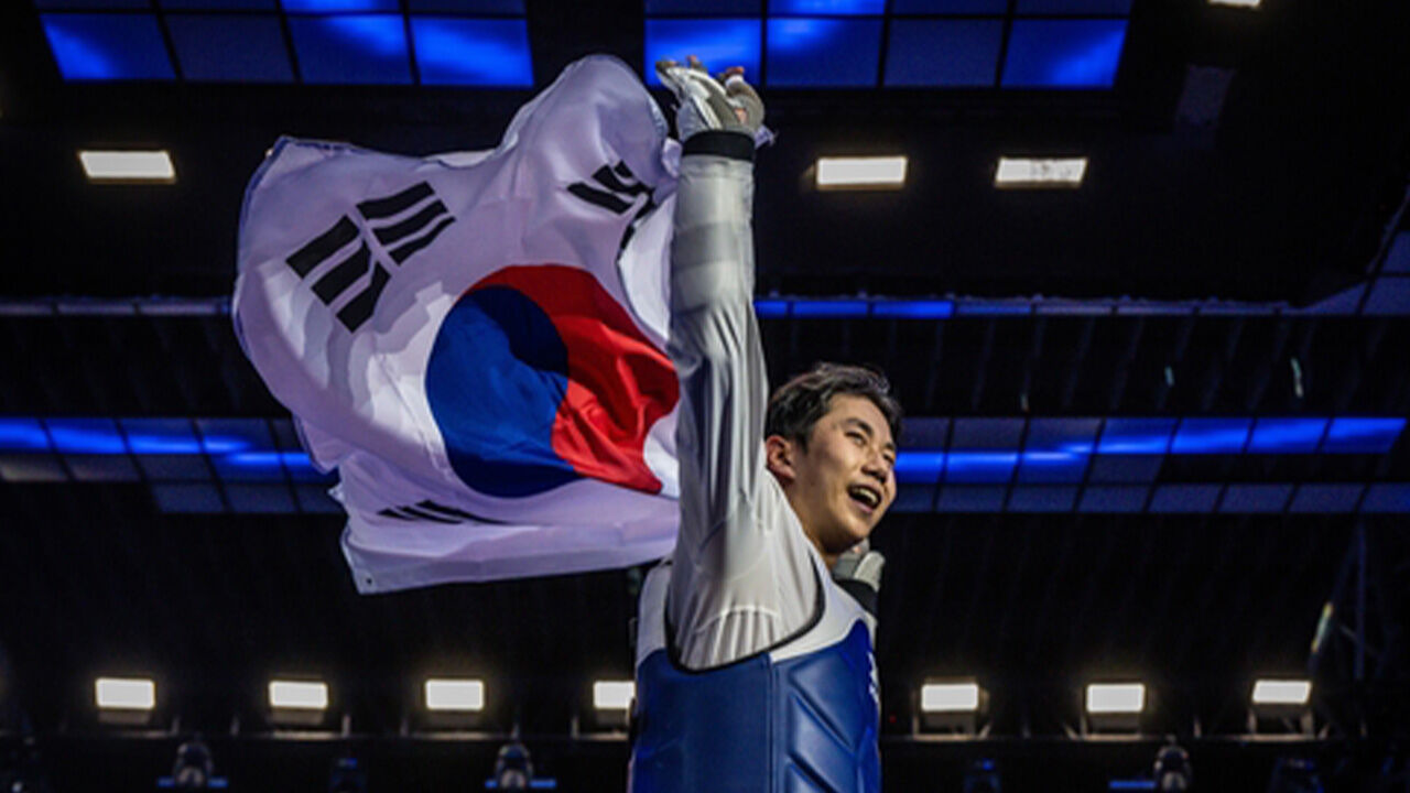 강상현, 세계태권도선수권 2회 연속 우승…김유진은 은메달