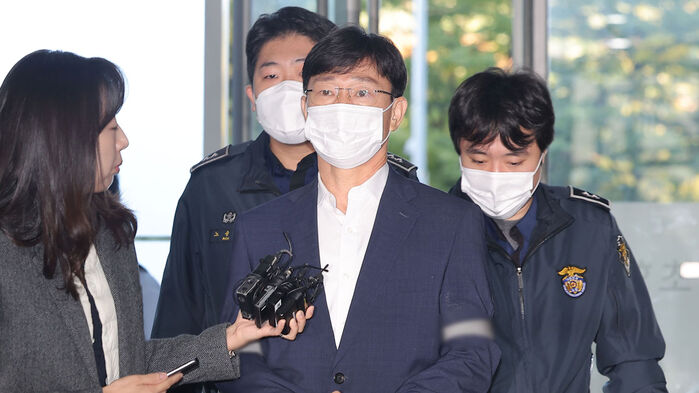 임성근 전 해병대 1사단장이 27일 서울 서초구 이명현 순직해병 특별검사팀에 피의자 신분으로 출석하고 있다.