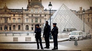 루브르 보석 절도 용의자 2명 추가 구속