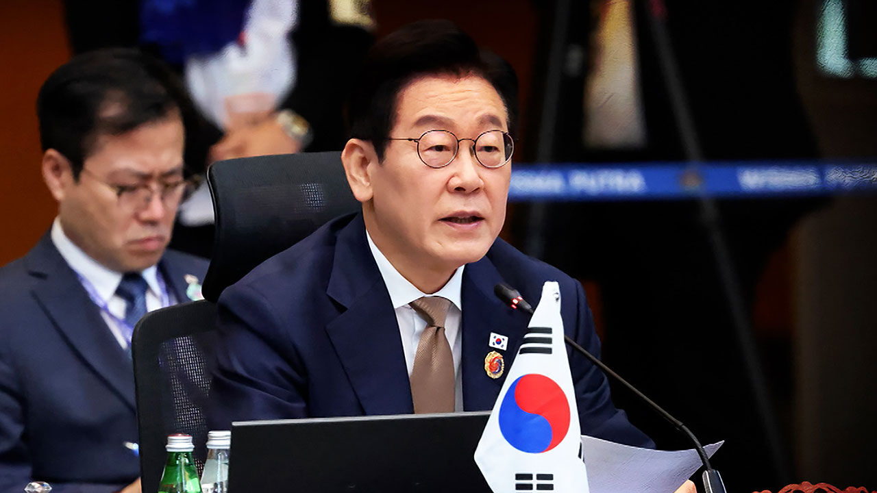 이 대통령, 'APEC' 경주 도착 …내일 한미정상회담