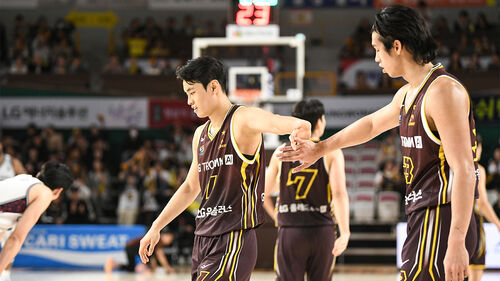 프로농구 LG, KCC 꺾고 4연승…공동 선두