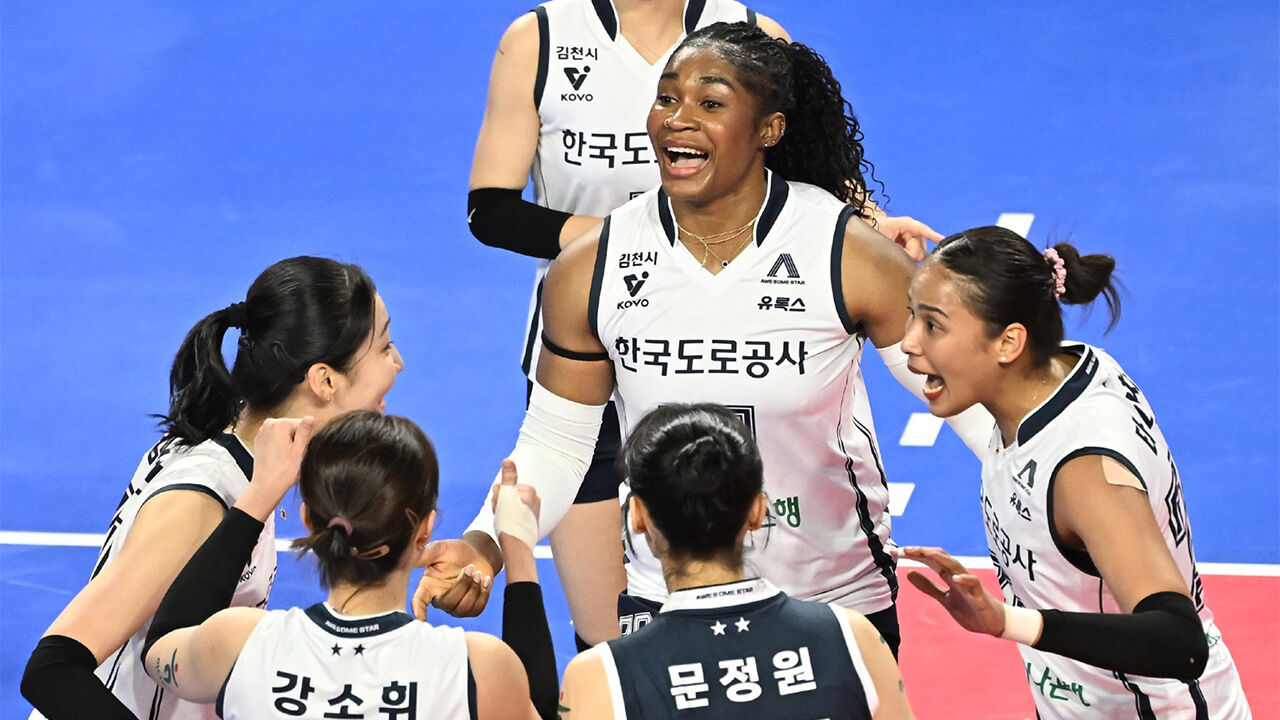 모마+강소휘 43점…도로공사, 우승후보 맞대결서 기업은행 제압