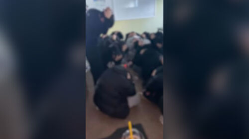 강도 사건 당시 무릎 꿇고 있는 투자 리딩방 사기 조직 (사진=경기남부경찰청 제공, 연합뉴스)