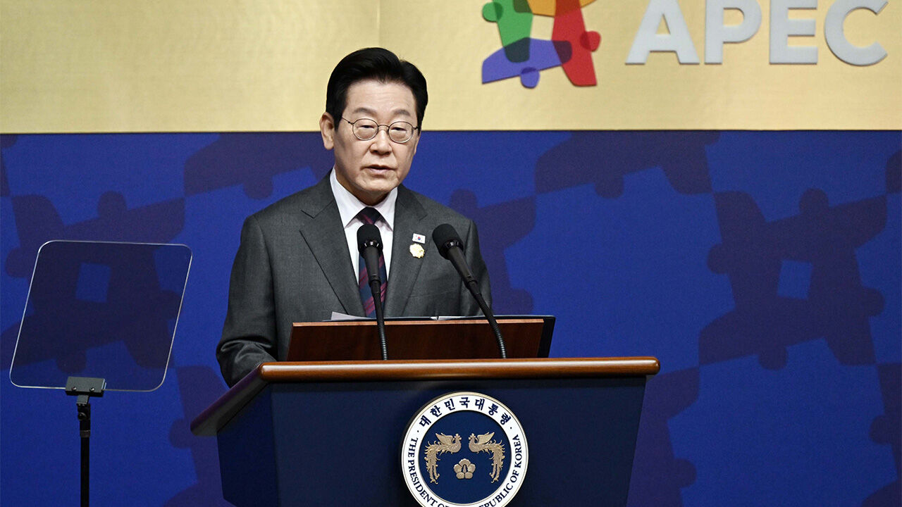 이재명 대통령이 29일 경북 경주예술의전당에서 열린 'APEC CEO(최고경영자) 서밋' 개회식에서 특별연설을 하고 있다.