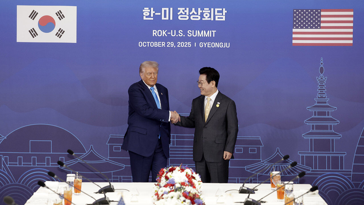 AP "영국·호주에도 안 주던 극비 '핵잠기술' 한국에 공유"