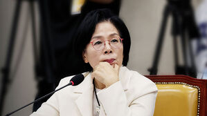 최민희 "제 잘못"…'딸 결혼·MBC보도본부장 퇴장' 논란에 사과