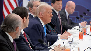 정상회담 다음날 "한국 핵추진 잠수함 건조 승인"